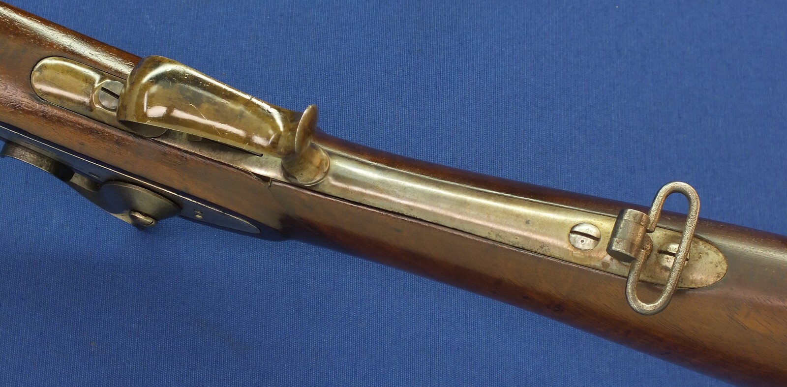 An antique Swiss Infantry percussion Rifle model 1863 by A. Francotte a Liege with Bayonet. Barrel 93cm. Caliber 10,5mm. Length 133cm. In good/very good condition. Price 850 euro