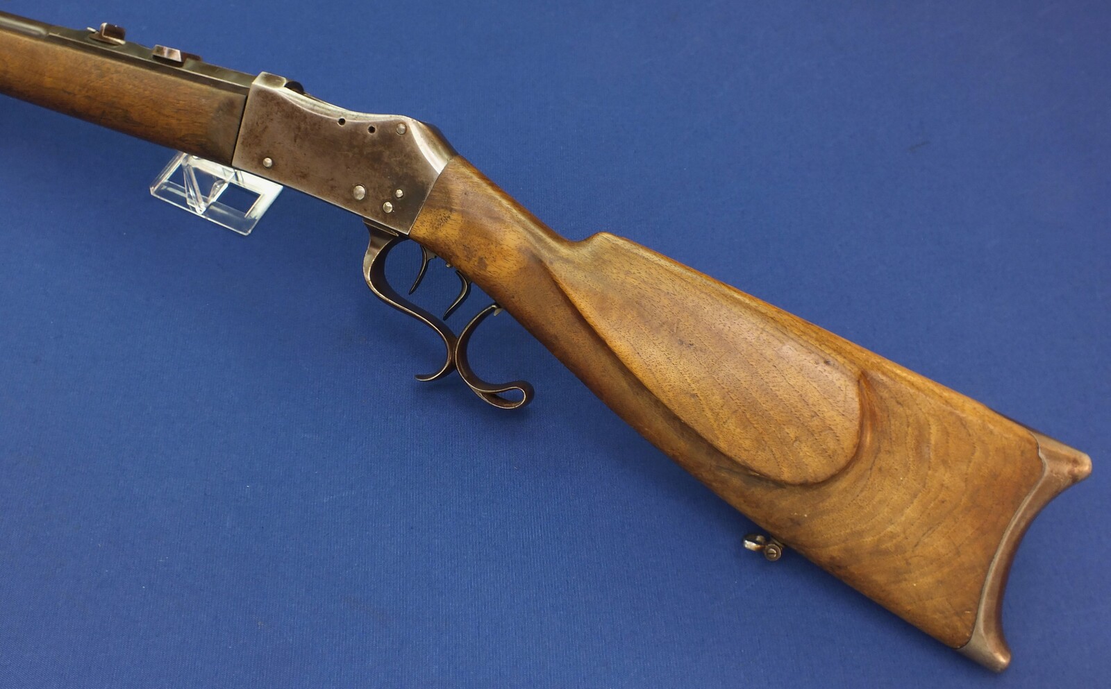 An antique Swiss Martini-Henry breechloading Rifle by J.U. Banziger St. Gallen. Caliber 41 Swiss Rim and Centerfire. 75,5cm barrel. Set-triggers. Length 119cm. In very good condition.