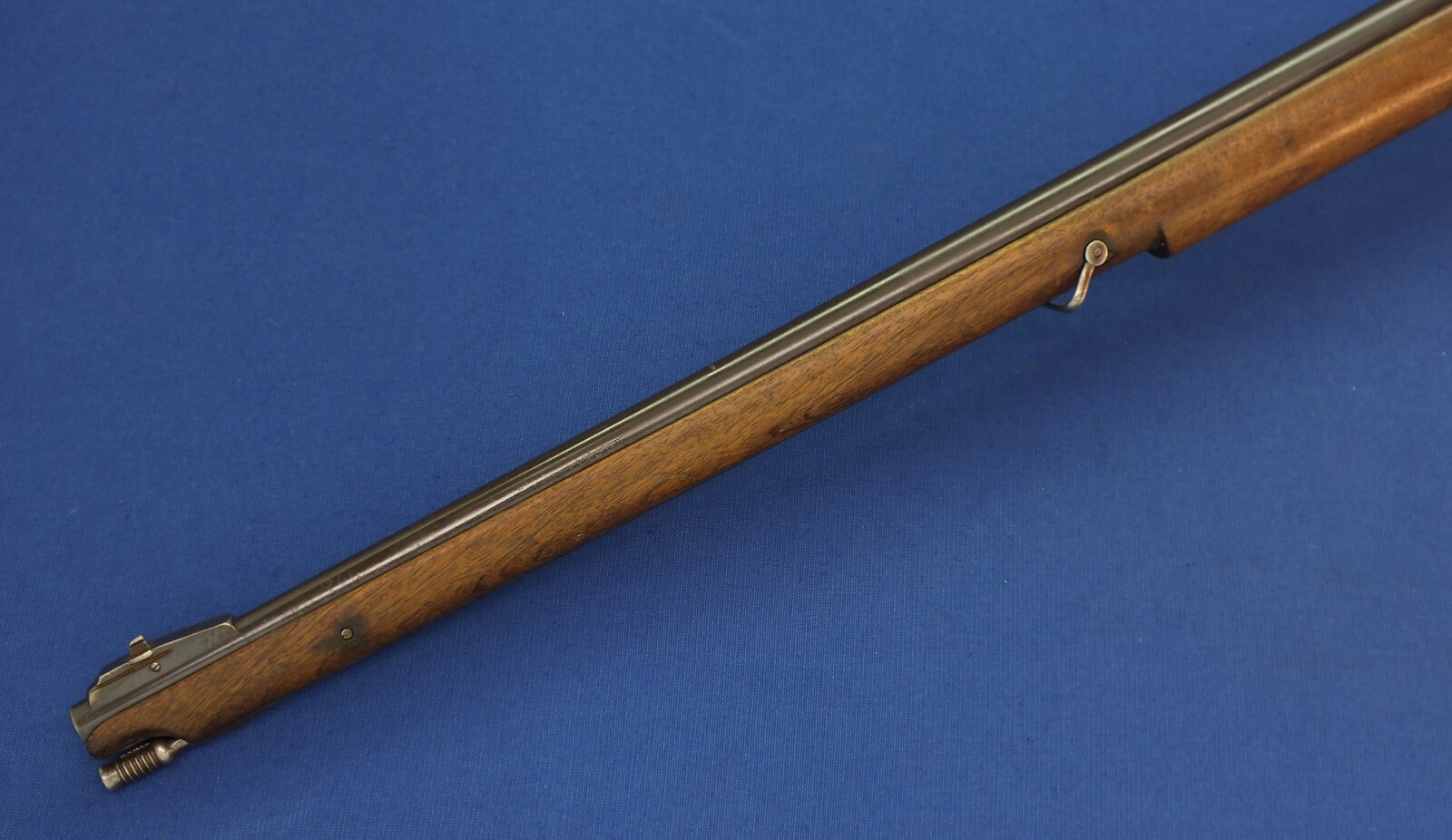 An antique Swiss Martini-Henry breechloading Rifle by J.U. Banziger St. Gallen. Caliber 41 Swiss Rim and Centerfire. 75,5cm barrel. Set-triggers. Length 119cm. In very good condition.