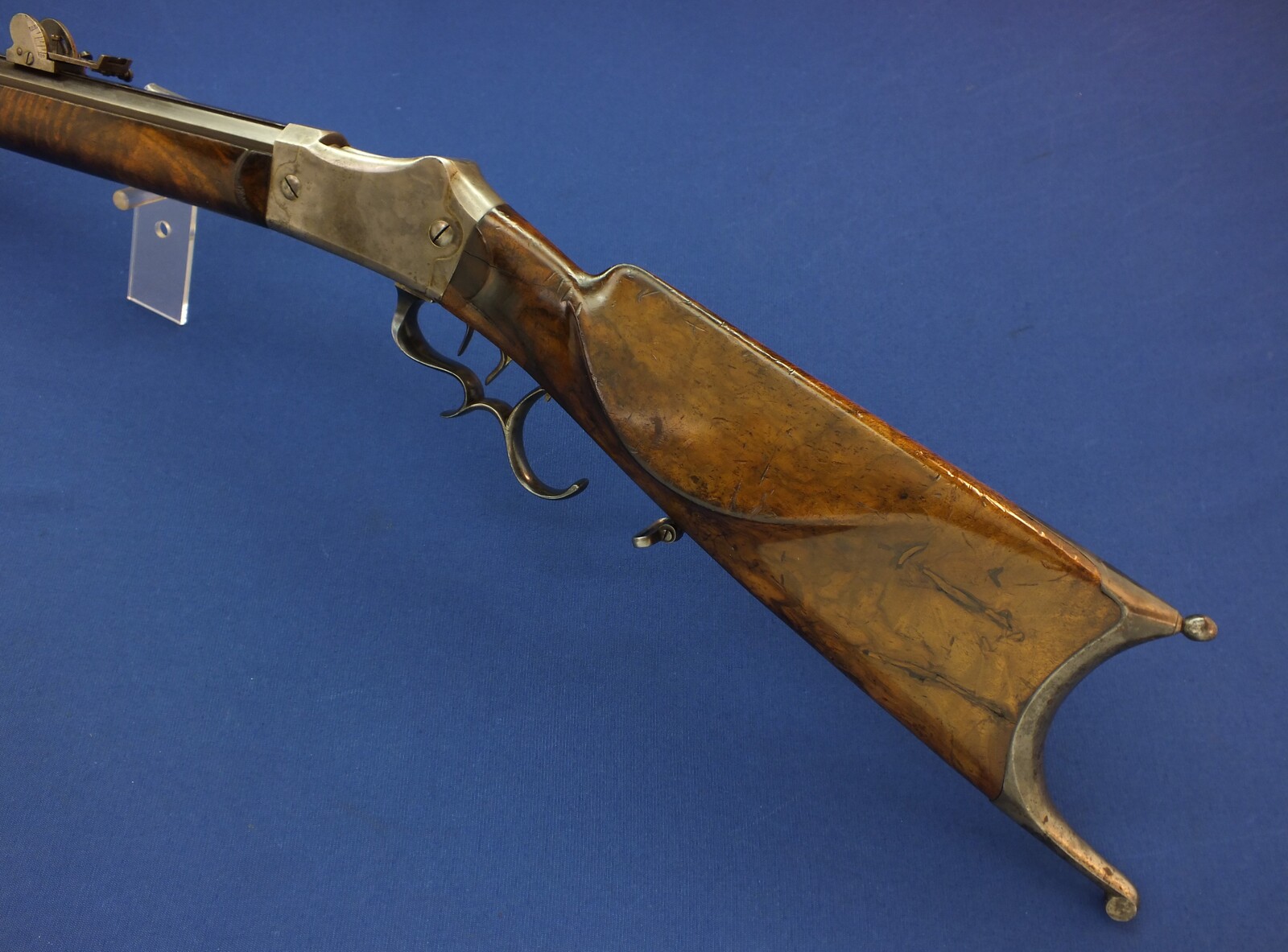 An antique Swiss Martini-Henry Breechloading Target Rifle by Rud. Elmer St. Gallen. Caliber 41 Swiss Rim and Centerfire. Set-triggers. 80cm octagon barrel. Length 128cm. In very good condition. Price 1.150 euro