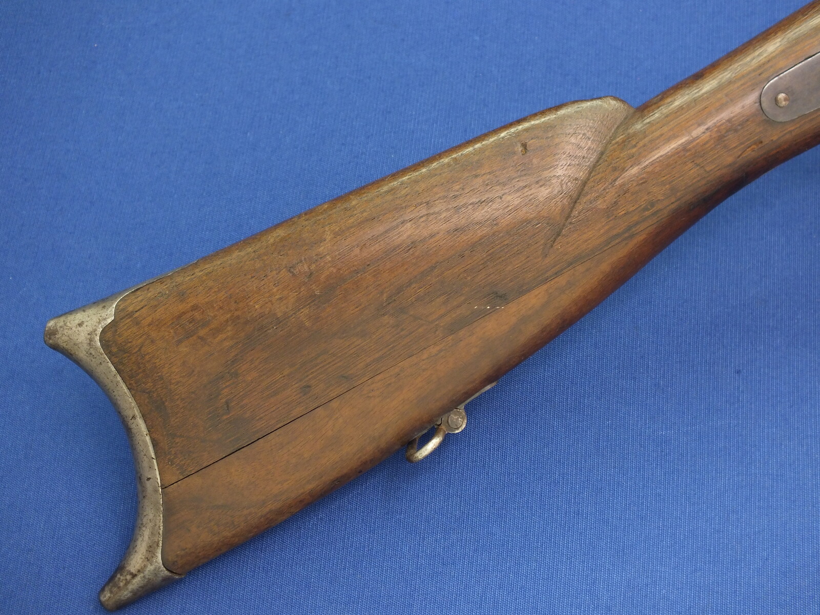 An antique Swiss Peabody Model 1867-77 Rifle altered for Hunting signed E.P. Vassella. Caliber 41 Swiss Rimfire. Length 132cm. In very good condition. Price 395 euro