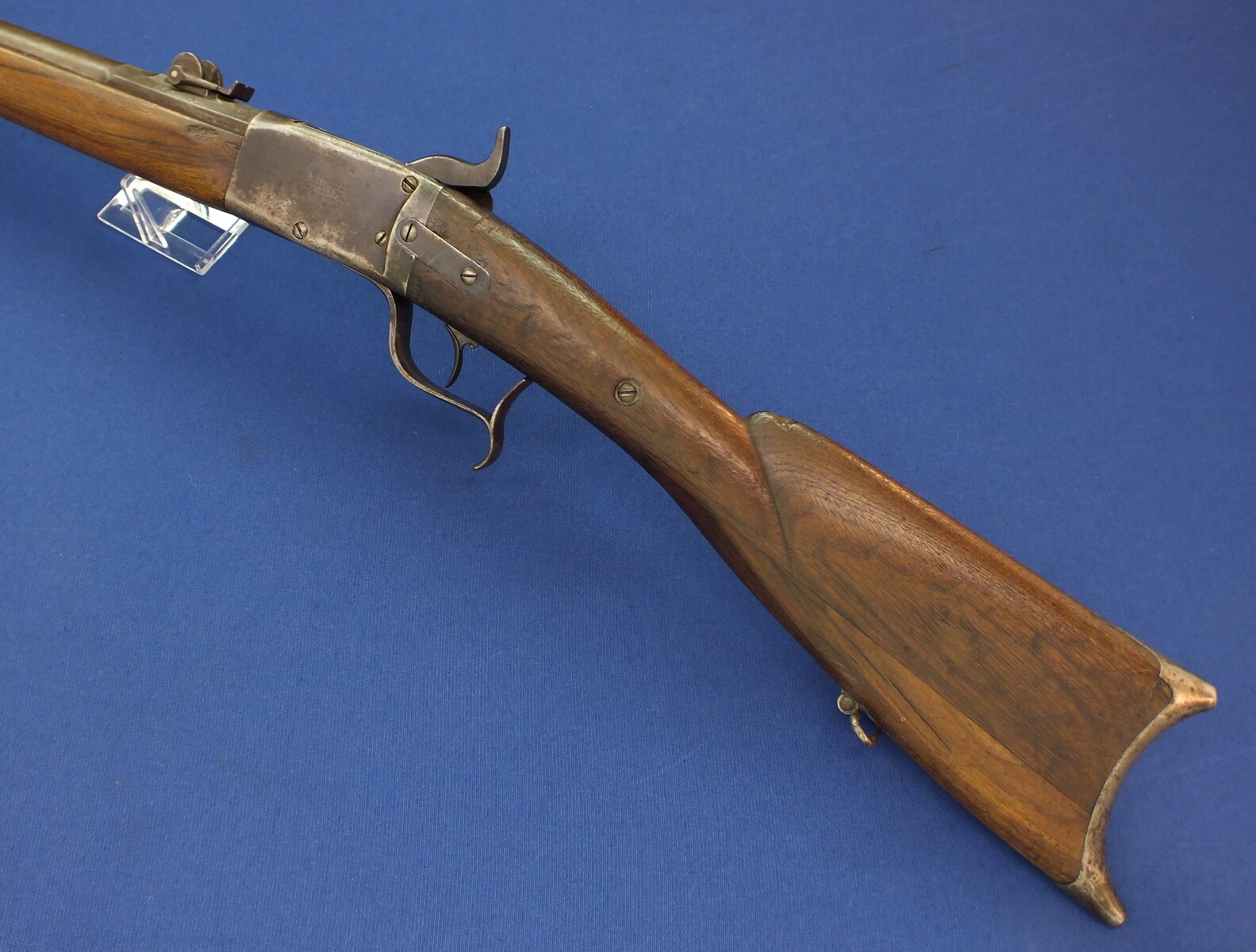 An antique Swiss Peabody Model 1867-77 Rifle altered for Hunting signed E.P. Vassella. Caliber 41 Swiss Rimfire. Length 132cm. In very good condition. Price 395 euro