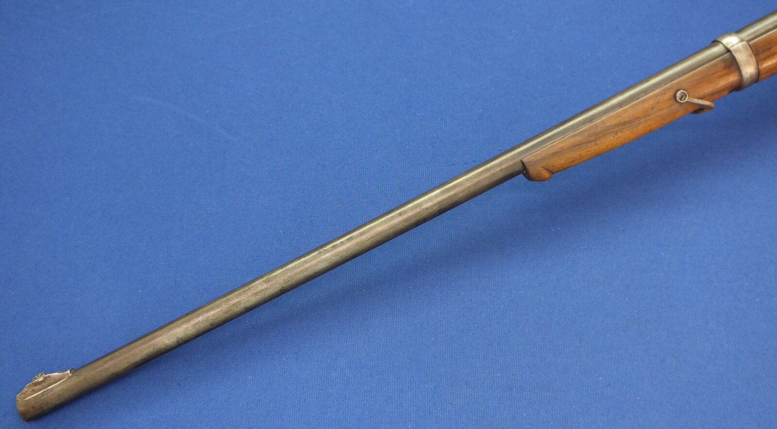 An antique Swiss Peabody Model 1867-77 Rifle altered for Hunting signed E.P. Vassella. Caliber 41 Swiss Rimfire. Length 132cm. In very good condition. Price 395 euro