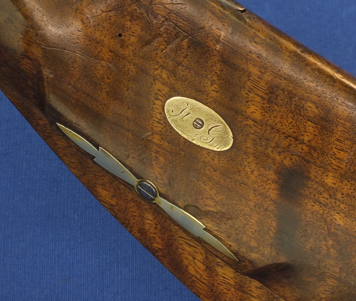 An antique Swiss Percussion Stutzer/Target Rifle. Lock Signed Bindschädler (Zürich 1850), 91cm Octagon barrel Signed Pfenninger Staefa(Stäfa). Caliber 10,5mm. Length 129cm. In very good condition. Price 1.450 euro.