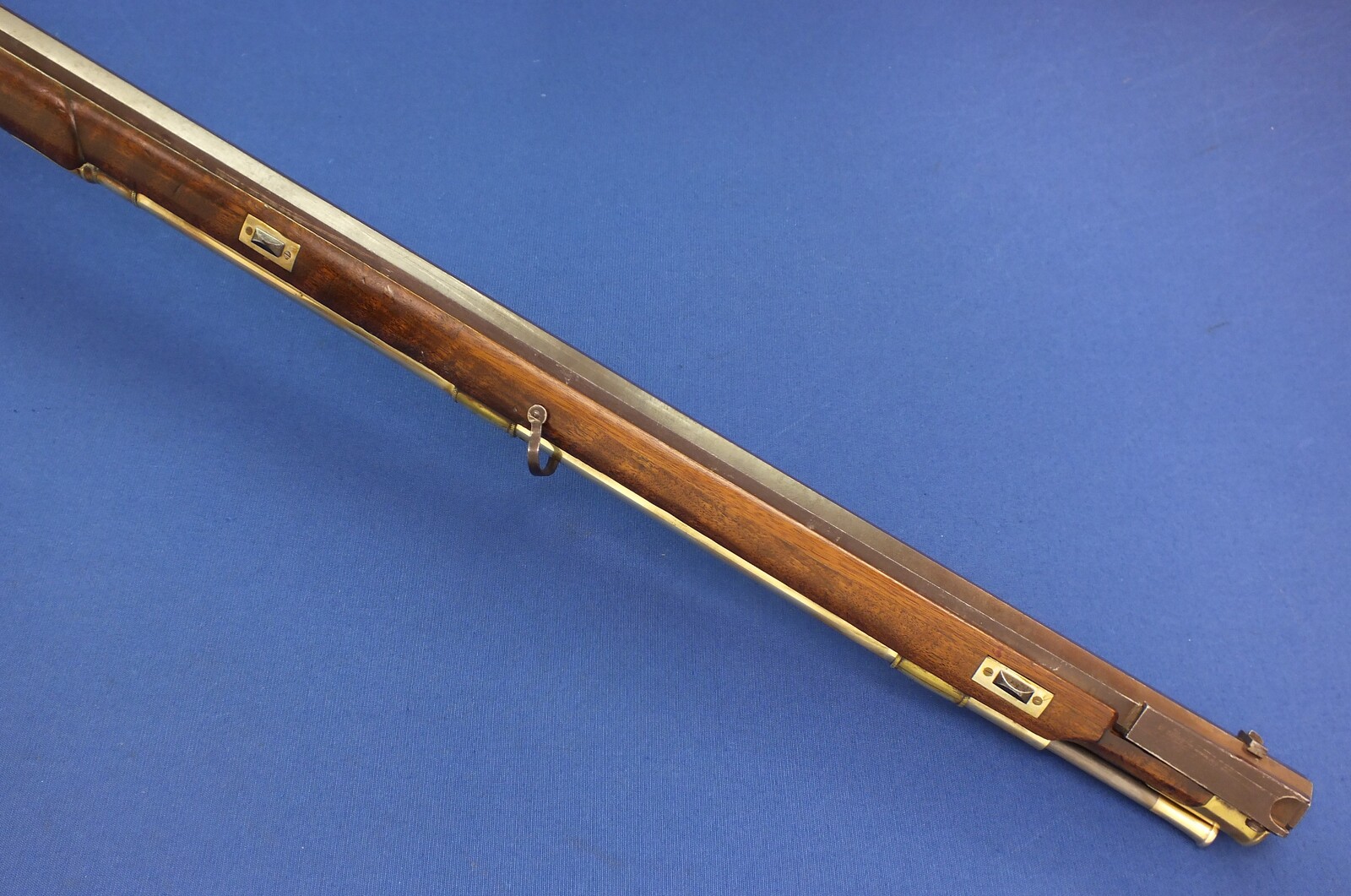 An antique Swiss Percussion Stutzer/Target Rifle. Lock Signed Bindschädler (Zürich 1850), 91cm Octagon barrel Signed Pfenninger Staefa(Stäfa). Caliber 10,5mm. Length 129cm. In very good condition. Price 1.450 euro.