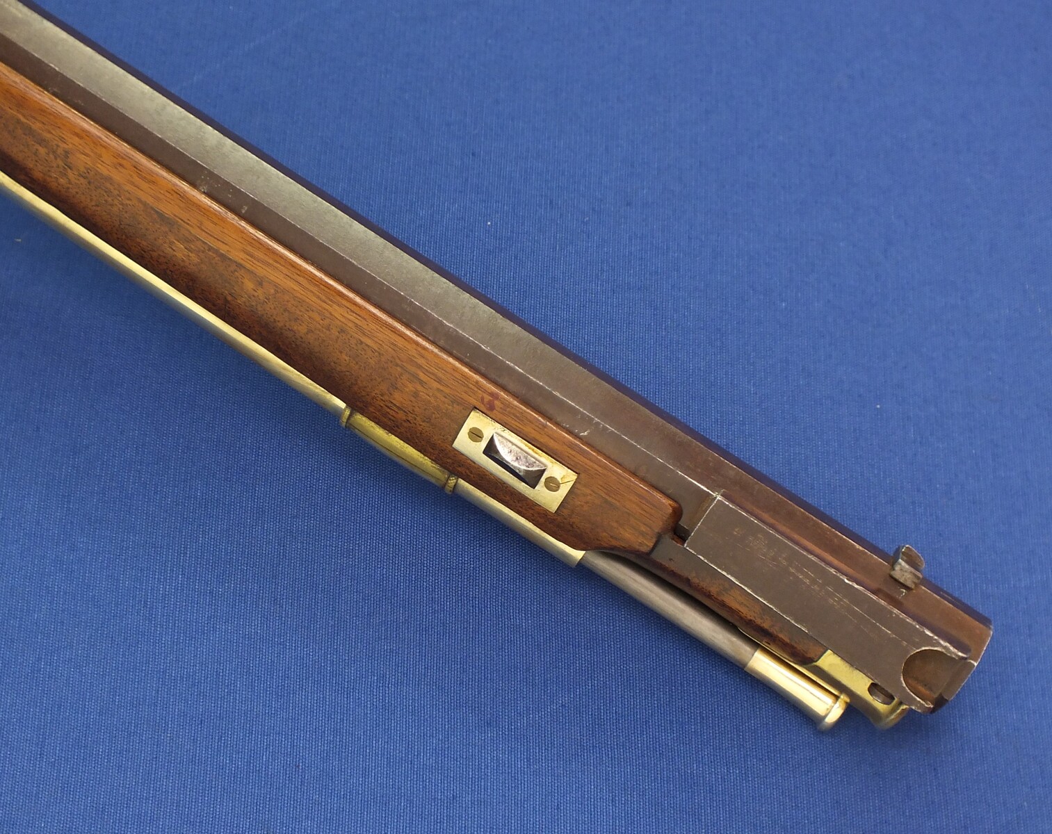 An antique Swiss Percussion Stutzer/Target Rifle. Lock Signed Bindschädler (Zürich 1850), 91cm Octagon barrel Signed Pfenninger Staefa(Stäfa). Caliber 10,5mm. Length 129cm. In very good condition. Price 1.450 euro.