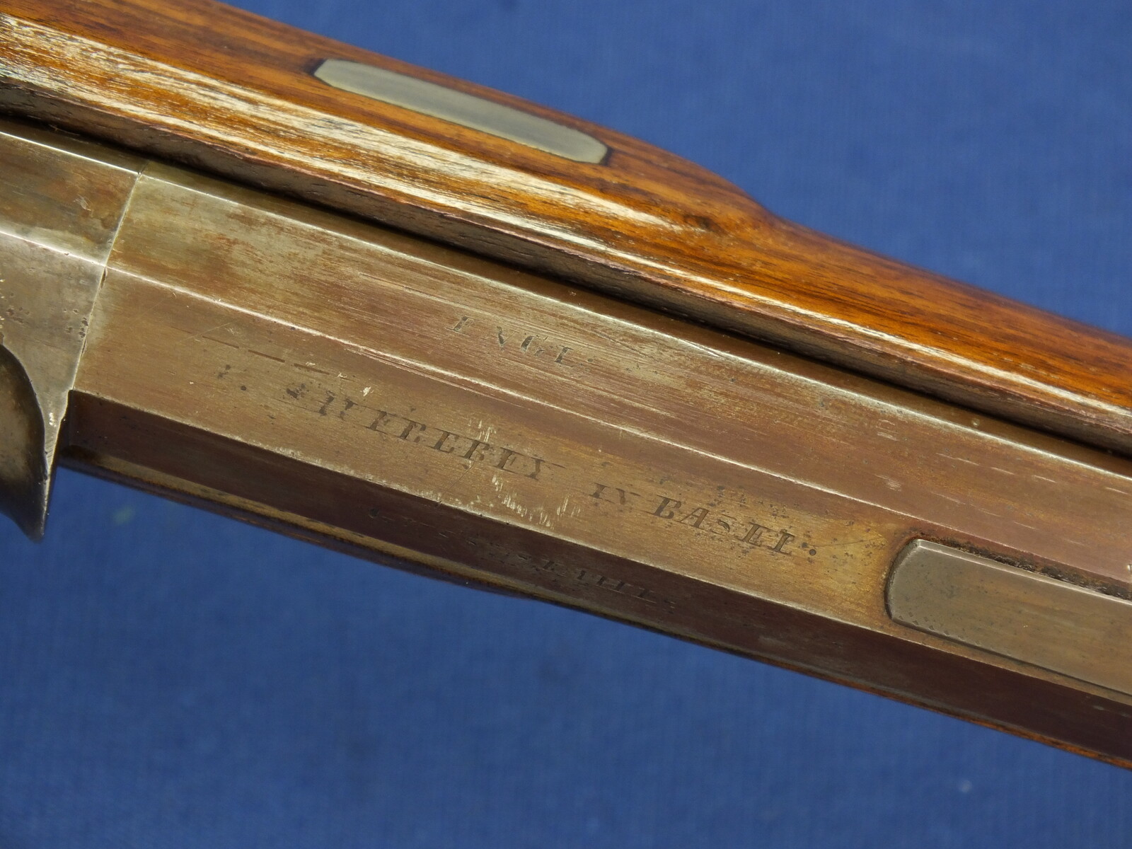 An antique Swiss Stutzer/target percussion Rifle by V. Sauerbrey in Basel. Set-triggers. Caliber 11mm. Length 136cm. In very good condition. Price 1.350 euro