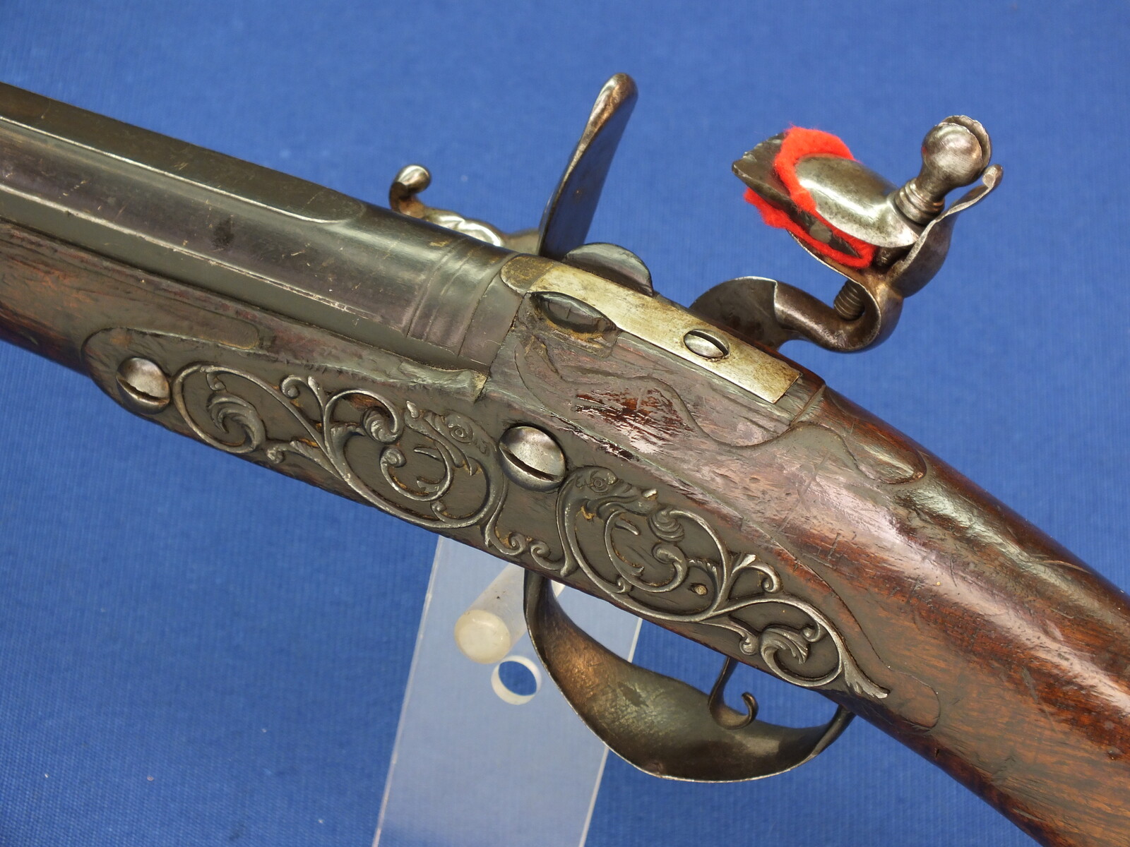 An early Swiss Flintlock Sporting Gun, circa 1700, signed Le Montauban Geneve (also known as Antoine Carnus Geneve 1697-1722), caliber 16 mm smooth, length 155 cm, in very good condition. Price 2.500 euro