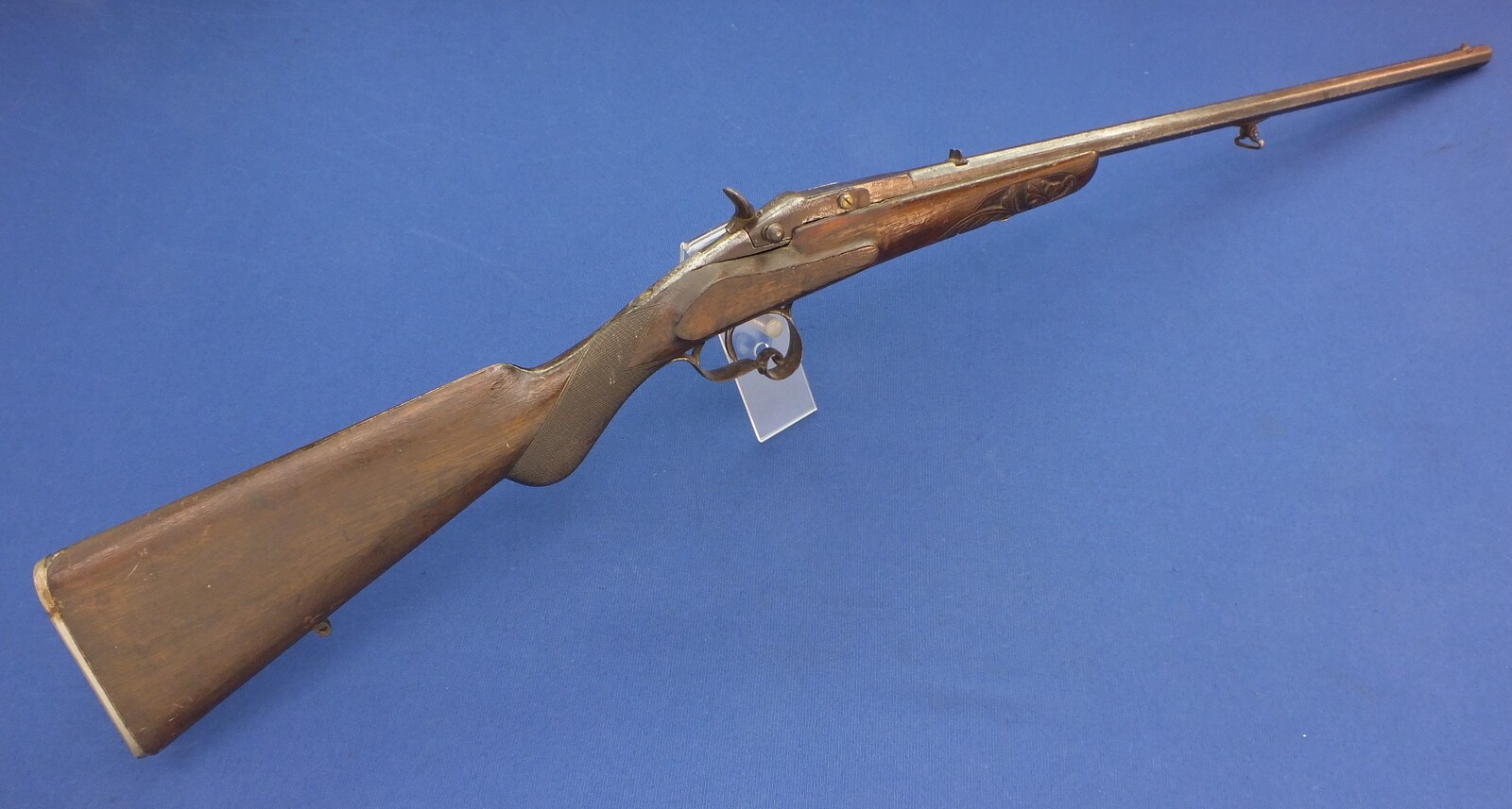 An unrestored antique French Flobert Rifle, caliber 8 mm, length 99 cm, in fair condition. Price 150 euro