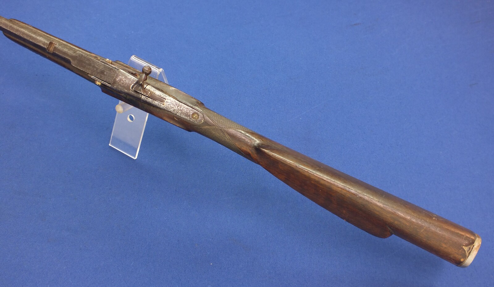 An unrestored antique French Flobert Rifle, caliber 8 mm, length 99 cm, in fair condition. Price 150 euro