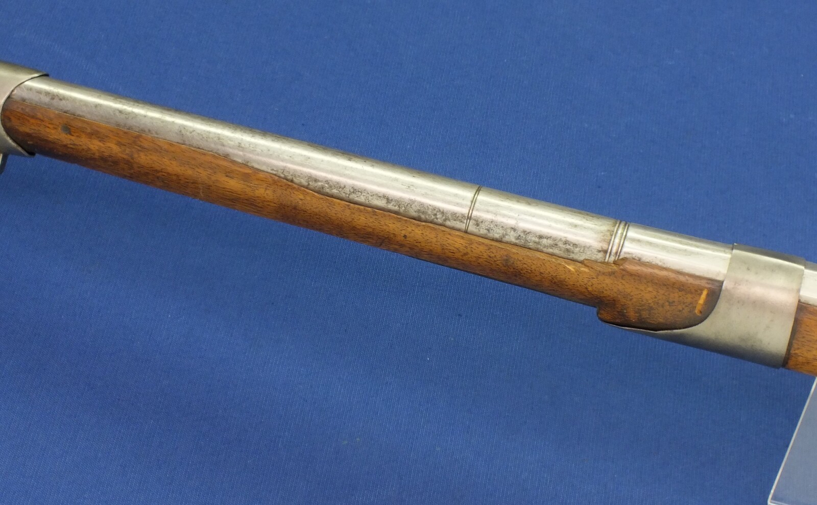 An unrestored antique Swiss Flintlock Musket, on the barrel the Bern marking, circa 1800, caliber 18 mm, length 138 cm, in good condition