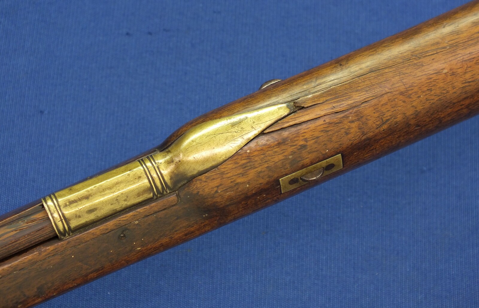 An unrestored antique Swiss Percussion Target Rifle, circa 1800, converted from flintlock, caliber 17 mm. 104cm octagon barrel. Set-Triggers. Length 143 cm. In fair condition. Price 495 euro